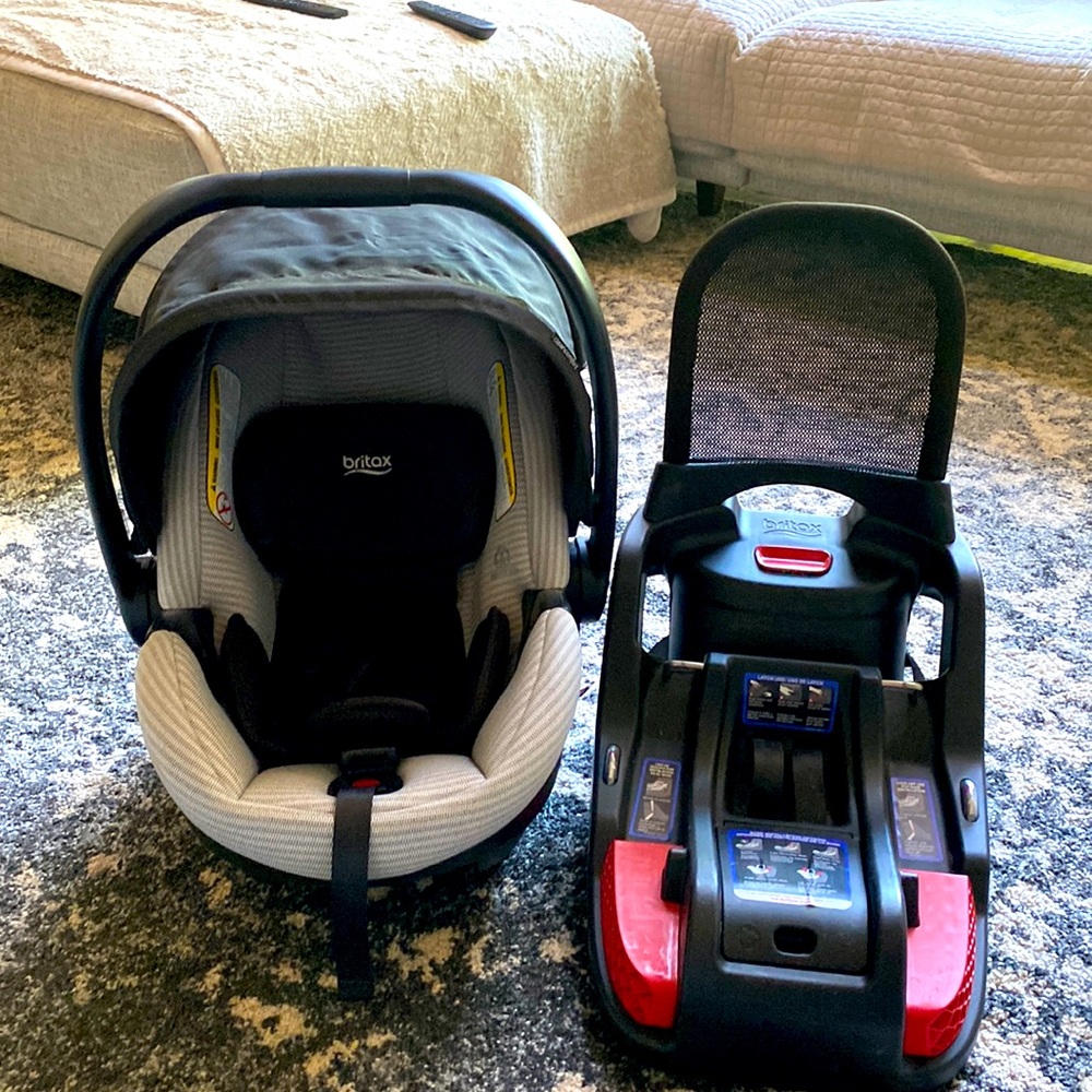 Britax Car Seat W/ 2 Bases